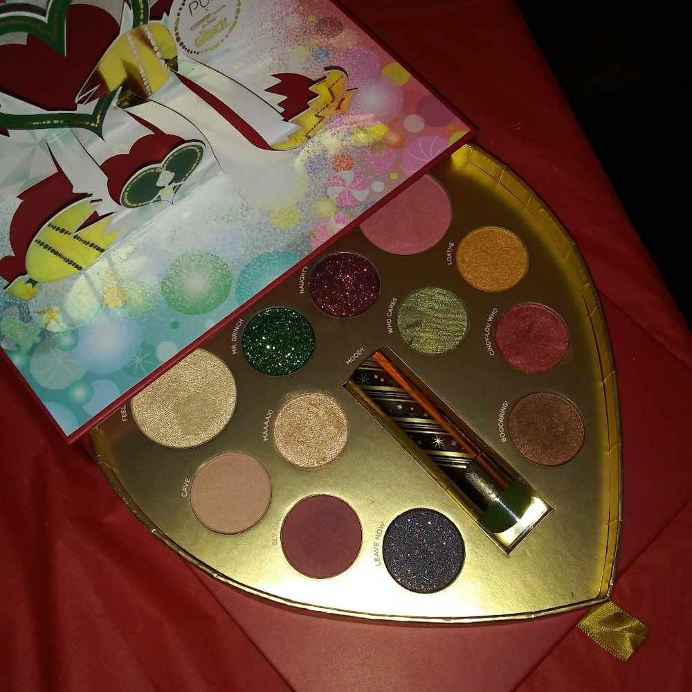 PUR X make up pallet(The Grinch)